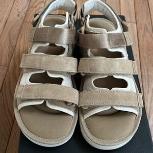 UGG Mens Goldencoast Multistrap Sandal
